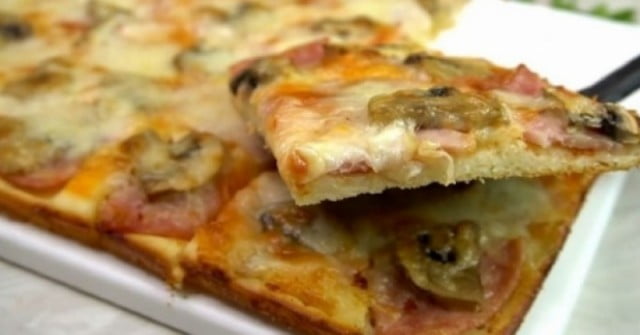 Толкова бърза и лесна домашна пица няма- рецепта любимка в тефтера